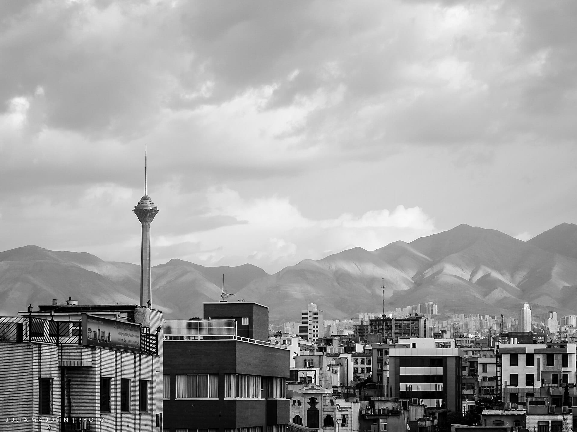 محوطه و باغ — ویلای دوبلکس با استخر سرپوشیده در لواسان