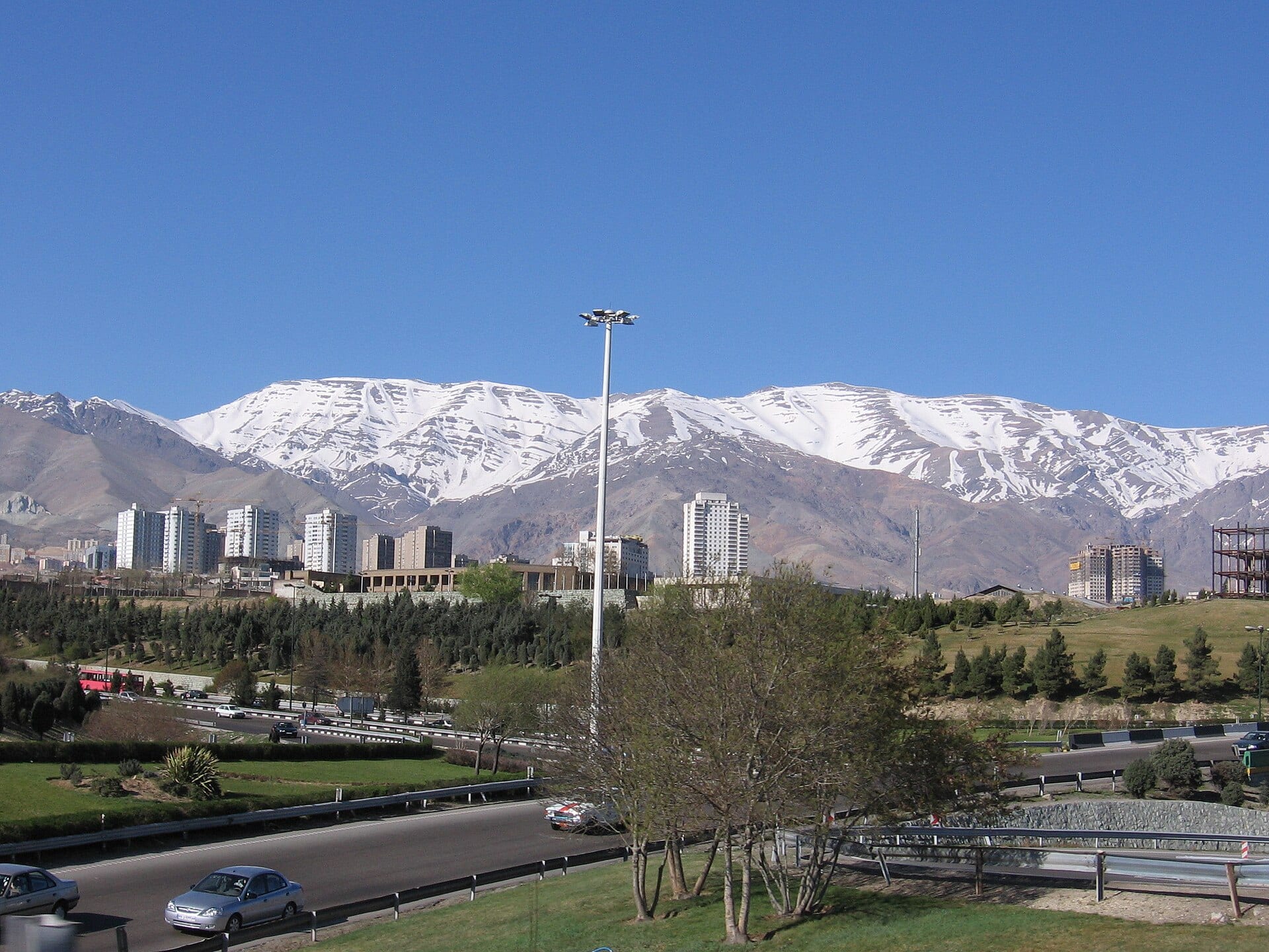 منظر واحد — خانه ویلایی دوبلکس با حیاط بزرگ در کامرانیه